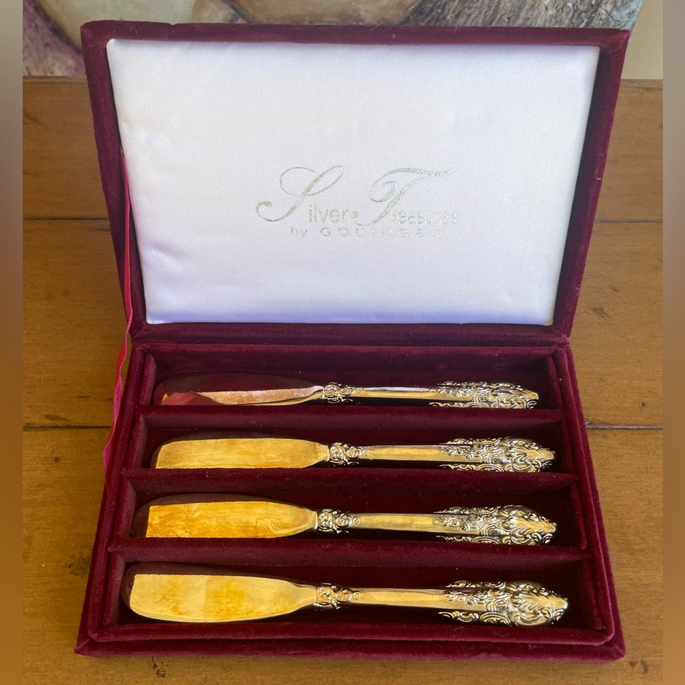 Silver Plated Treasure 4 butter cheese knives Godinger